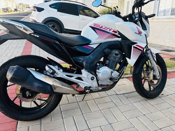 HONDA CB TWISTER 
